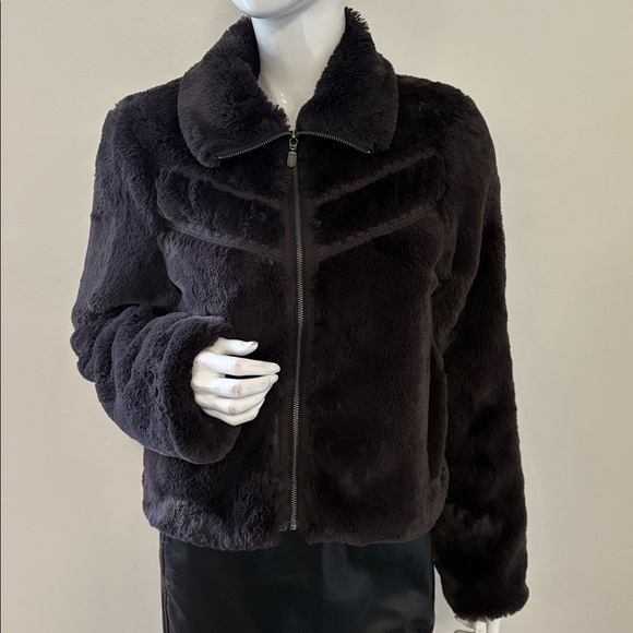 By Anthropologie Jackets & Blazers - By Anthropologie Women's Cropped Eggplant Purple Faux Fur Zip-up Bomber Jacket
